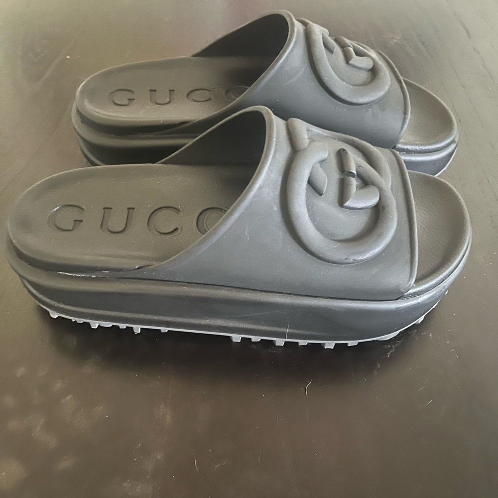 Authentic Gucci Slides, Just Like New. Has Origin… - image 3